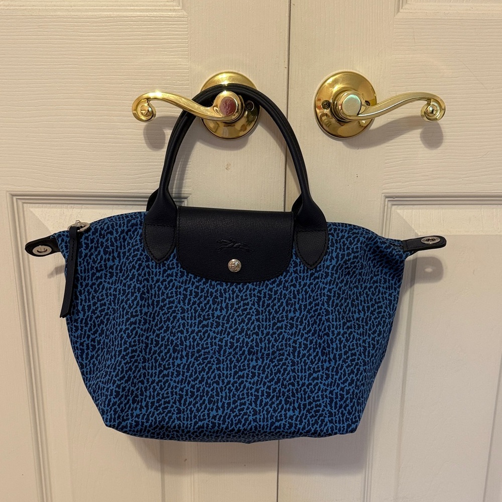NWOT RARE Longchamp authenticated Women's Handbag